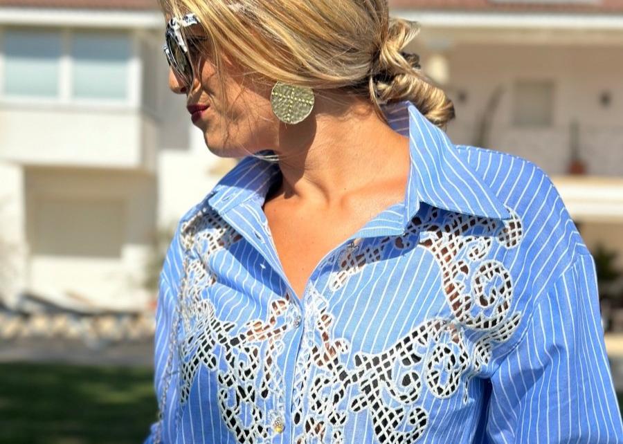 CAMISA AZUL RAYAS BORDADA - Lamaflè